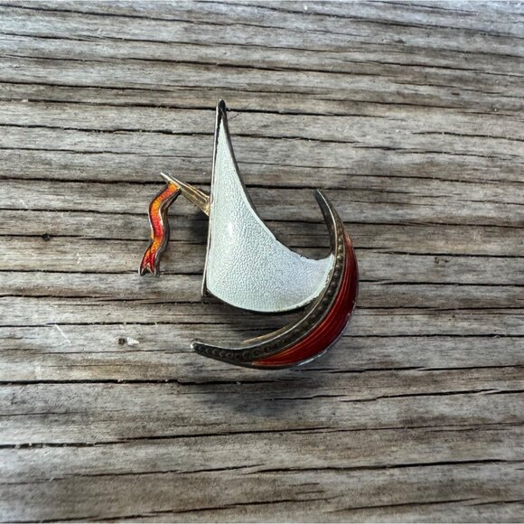 Vintage signed Ivar T Holth Norway Sterling Silver and Enamel Sailboat Brooch Pi - Picture 2 of 7